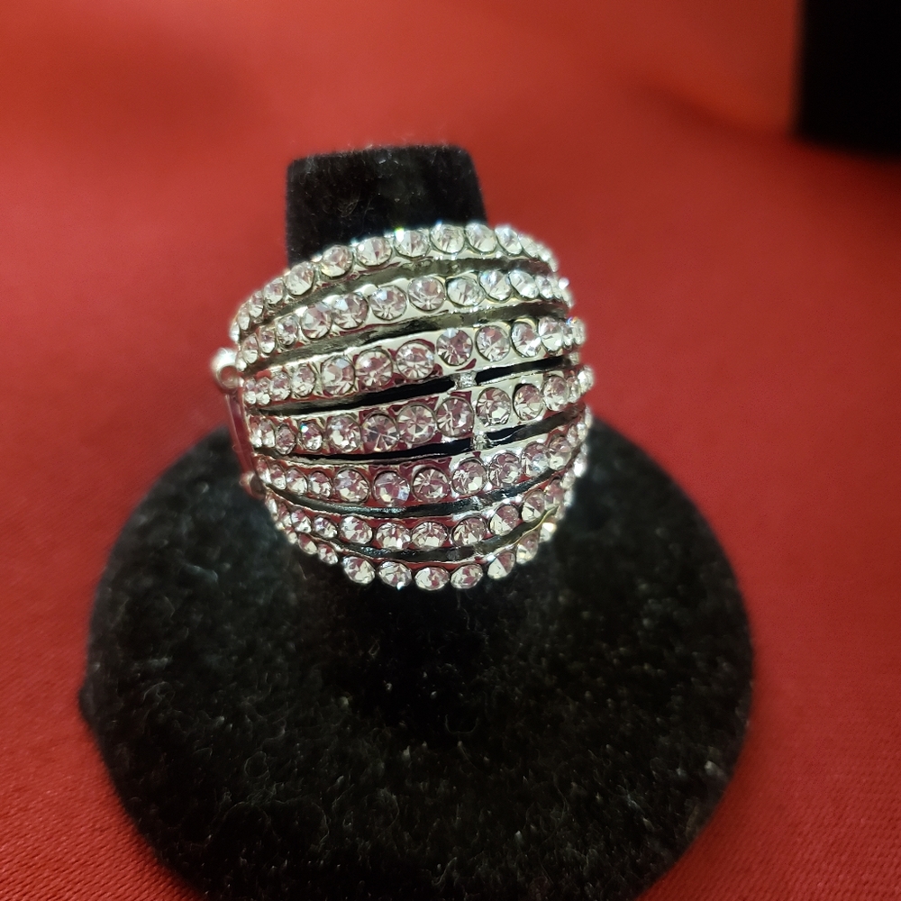 Ring - New - Picture 2 of 2